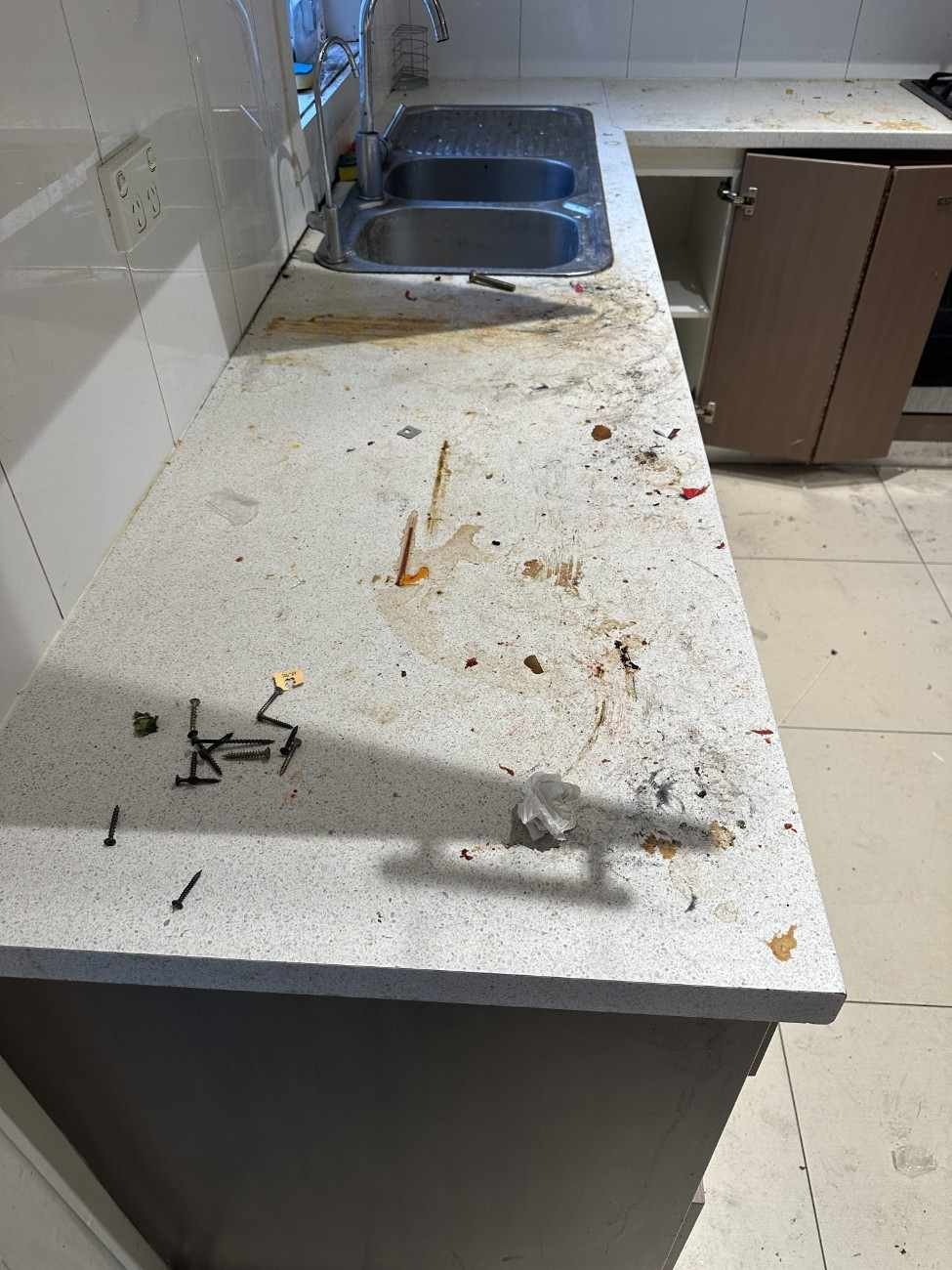 Before end of lease kitchen cleaning in Sydney